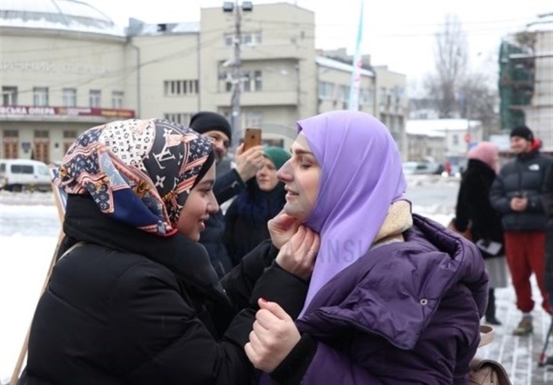 خانواده ایرانی|مهارت‌های آموزشی برای مأنوس کردن دختران با حجاب