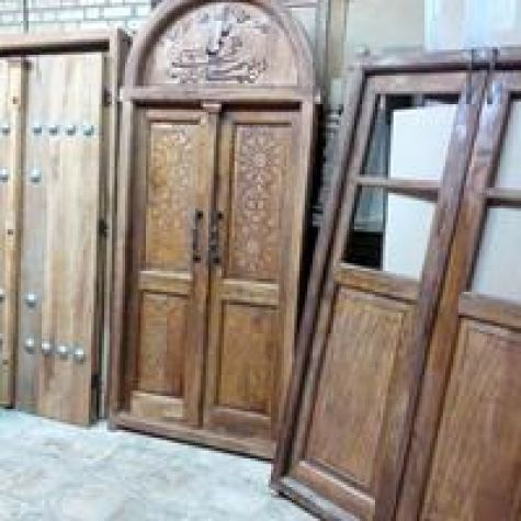 ساخت در چوبی سنتی برای 9 اثر تاریخی در آران‌و‌بیدگل