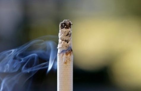 نتایج یک تحقیق: زنان و مردان غیرسیگاری جذاب‌تر از سیگاری‌ها هستند