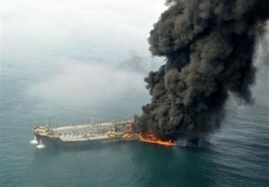 انفجار جدید در نفتکش ایرانی؛ تعلل عمدی چین در اطفاء حریق