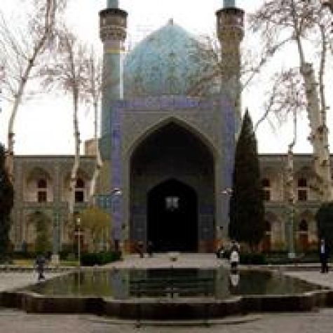 مرمت گنبد مدرسه چهار‌باغ اصفهان تا شهریور 1397 به پایان می‌رسد