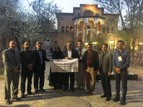 بازدید استاندار کردستان از نمایشگاه صنایع‌دستی در عمارت خسروآباد