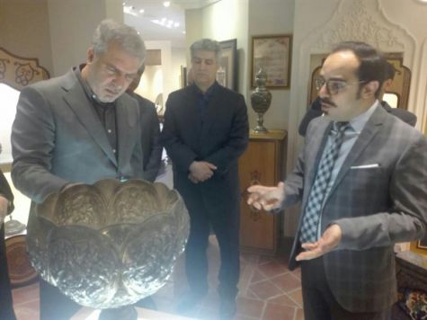 بازدید رئیس سازمان میراث‌فرهنگی از مجموعه صنایع‌دستی طلا و نقره پارسیس در مشهد