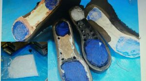 کشف ماده مخدر شیشه از داخل پاشنه کفش +عکس