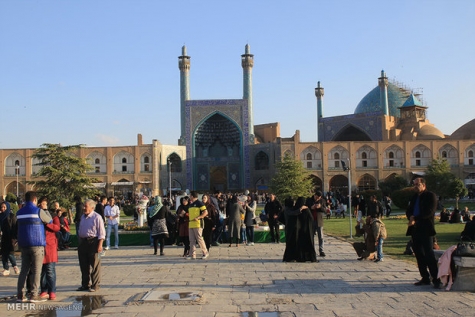 گردشگران ویتنامی به اصفهان سفر می‌کنند