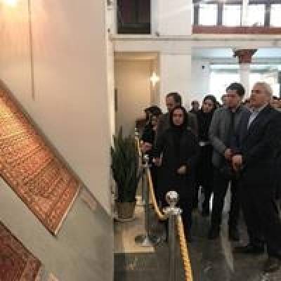 افتتاح نمایشگاه فرش ملایر با حضور معاون میراث‌فرهنگی در کاخ گلستان