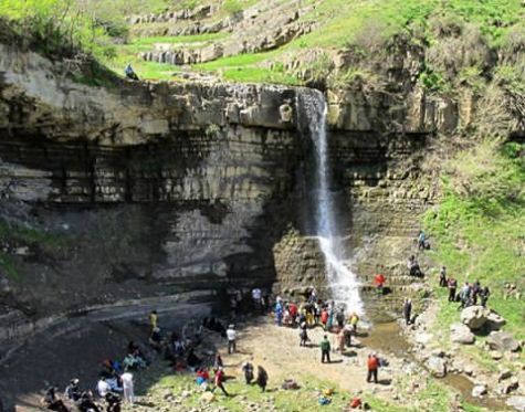 وجود 60 آبشار بخشی از جاذبه‌های طبیعت‌گردی در گرمی