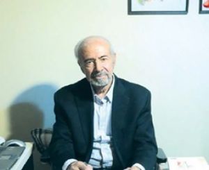 ر.اعتمادی چگونه یکی از نویسندگان پُرفروش شد؟/ بسیاری از خوانندگان آثارم فکر می‌کنند دیگر زنده نیستم