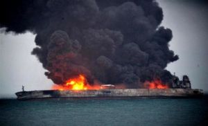 عملیات اطفا حریق نفتکش ایرانی متوقف شد