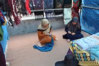 عرضه سوزن‌دوزی زنان ترکمن در کمپ‌های نوروزی