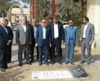 ادای احترام معاون رئیس‌جمهوری به شهدای انقلاب اسلامی در بم