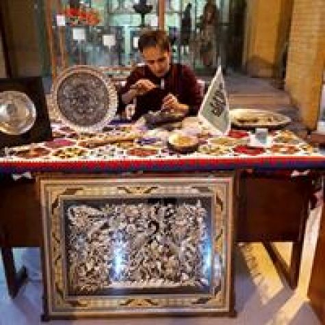 اولین نمایشگاه قلم‌زنی هنرمندان اردبیلی در سازمان میراث‌فرهنگی دایر شد