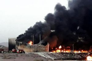 برآورد خسارت آتش سوزی کارخانه قیر در بندرعباس