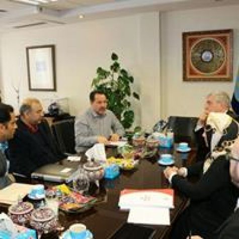 دیدار مدیرعامل کانون جهان‌گردی و اتومبیل‌رانی و رئیس نمایشگاه آرتیجیانا میلان